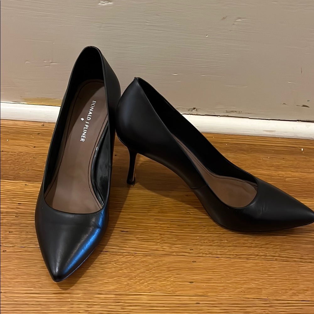 Donald Pliner Black Leather Heels